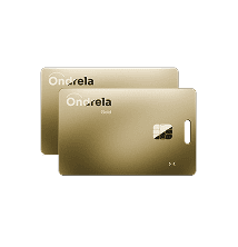 Dos tarjetas localizadoras doradas Ondrela apiladas